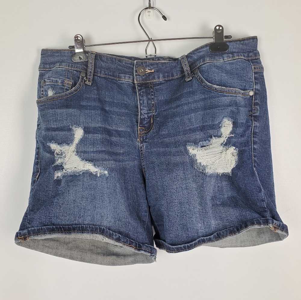 Torrid Destressed Denim Stretchy Shorts Sz 16